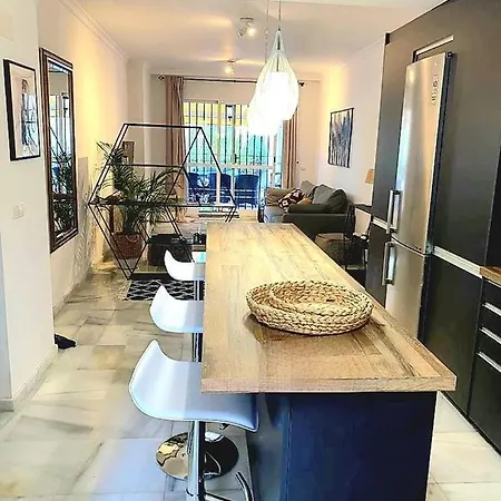Bel Au Rdc De 2 Chambres Avec Grande Terrasse A Nueva Andalucia A 3,5 Km De Puerto Banus Et Des Belles Plages D'andalousie