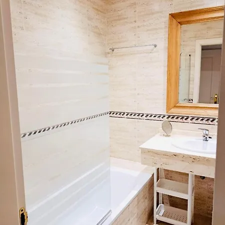 Bel Au Rdc De 2 Chambres Avec Grande Terrasse A Nueva Andalucia A 3,5 Km De Puerto Banus Et Des Belles Plages D'andalousie *