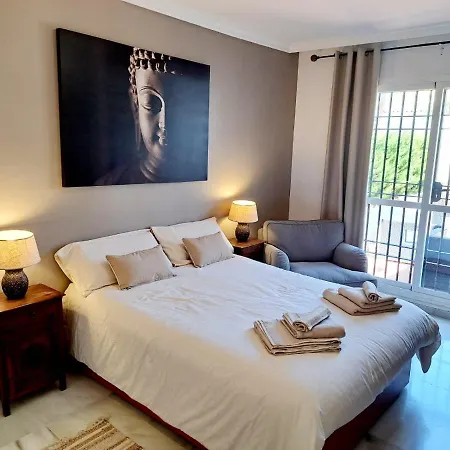 Bel Au Rdc De 2 Chambres Avec Grande Terrasse A Nueva Andalucia A 3,5 Km De Puerto Banus Et Des Belles Plages D'andalousie Apartment Marbella